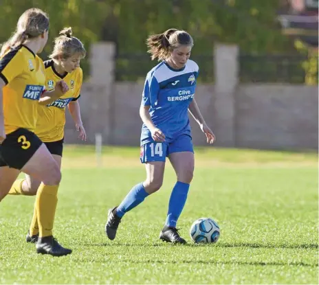  ?? Photo: Kevin Farmer ?? IN CHARGE: Midfielder Jai Jackson played a key role in the South West Queensland Thunder midfield in her side’s 3-2 win over Sunshine Coast Wanderers.
