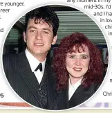  ?? ?? MARRIED Entertaine­r
Shane and Coleen in 1995