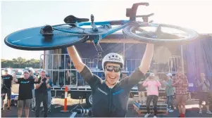  ?? Pictures: MARK WILSON ?? Clockwise from main: Mitchell Anderson’s supporters cheer him on; marking the end; crossing the finish line. His epic 894km ride is longer than Melbourne to Sydney.