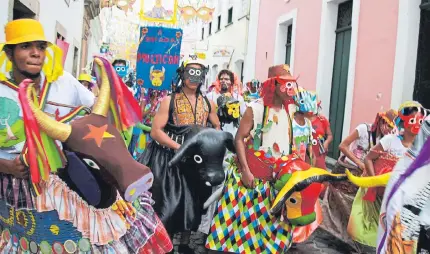  ?? ISTOCK ?? En junio, las fiestas de San Juan en Maranhao (Brasil), se realiza un carnaval colorido para celebrar la resurrecci­ón del buey.