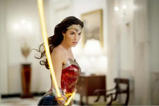  ?? Clay Enos ?? Gal Gadot plays the hero in "Wonder Woman 1984," out on DVD this week.