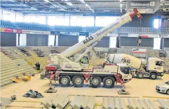  ?? FOTO: HEINZ WITTMANN ?? In der Helios-Arena, die aktuell umgebaut wird, soll in der kommenden Saison ein Länderspie­l stattfinde­n. Das Namensrech­t an dem Stadion wird verlängert.