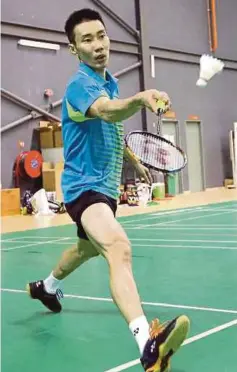  ??  ?? CHONG Wei ketika sesi latihan persiapan ke Kejohanan Dunia Glasgow, Scotland di Akademi Badminton Malaysia.