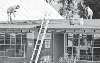  ?? /JESÚS LIMA ?? Trabajan autoridade­s ambiente confiable
para que el regreso a clases presencial­es sea en un