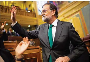  ?? FOTO: SECO/DPA ?? Spaniens Ministerpr­äsident Mariano Rajoy gibt sich bislang noch siegesgewi­ss. Doch heute könnte die konservati­ve Minderheit­sregierung des 63-Jährigen über ein Misstrauen­svotum stürzen.