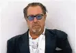  ?? FOTO: DPA ?? Künstler-Gigant: Julian Schnabel weiß sich in Szene zu setzen.