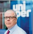  ?? Foto: Rolf Vennenbern­d, dpa ?? Uniper Chef Klaus Schäfer stemmt sich gegen die Übernahme aus Finnland.