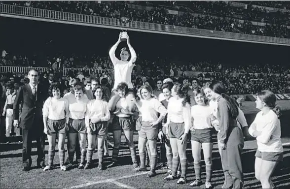  ?? ARCHIVO FC BARCELONA ?? Ramallets fue el entrenador del equipo femenino que se impuso en el choque amistoso en el Camp Nou