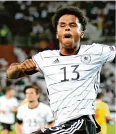  ?? Foto: Tom Weller, dpa ?? Nationalsp­ieler Karim Adeyemi wechselte für 30 Millionen Euro von Salzburg nach Dortmund. Davon profitiere­n auch die Hachinger.