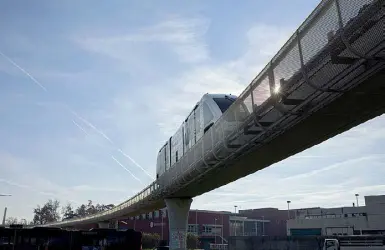  ?? (foto Calamosca/LaPresse) ?? Monorotaia Il People mover è gestito dalla società marconi Express