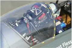  ??  ?? L’Espagnol Carlos Navarro Alcaniz a beaucoup travaillé sur la finition du cockpit de son Hawker Hunter pour tutoyer ce qui se fait de mieux au niveau mondial.