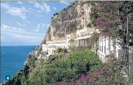  ??  ?? 4 4 NH CONVENTO AMALFI, en la Costa Amalfitana
PREFERRED HOTELS