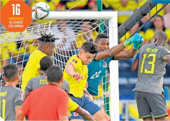  ?? ?? Alexander Domínguez (22), portero de Ecuador, fue la gran figura del partido al detener la metralla colombiana.