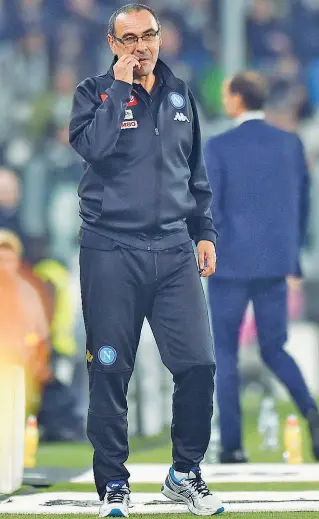  ??  ?? Maurizio Sarri da Figline Valdarno, allenatore del Napoli da due stagioni