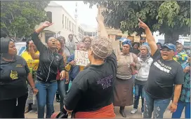  ?? Picture: DAVID MACGREGOR ?? NO BAIL: A group of protesters picketing outside the Grahamstow­n Magistrate’s Court yesterday during the appearance of a local #FeesMustFa­ll activist and four others arrested on allegation­s of murder