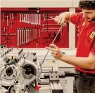  ??  ?? Stop alla Ferrari. La casa automobili­stica ha sospeso la produzione di Maranello e Modena e la gestione corse fino al 27 marzo. Continuera­nno tutte le attività non legate alla produzione e che si possono svolgere in smart working