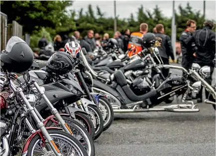  ?? PHOTOS: DAVID WALKER/FAIRFAX NZ ?? Cheviot cafe owners said the rally yesterday was a ‘‘huge boost’’ for business and morale.