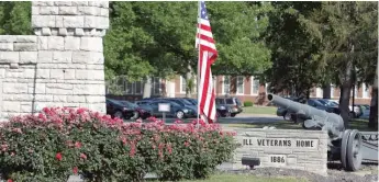  ?? MICHAEL KIPLEY/ QUINCY HERALD- WHIG FILE VIA AP ?? The Illinois Veterans Home in Quincy.