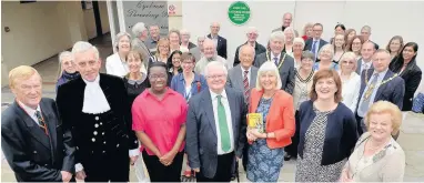  ??  ?? The unveiling of Angel Yard’s green plaque.