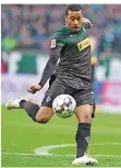  ?? FOTO: JASPERSEN/DPA ?? Gladbachs Millionene­inkauf Alassane Pléa brillierte gegen Werder Bremen mit drei Toren.