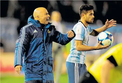  ?? MARCELO CARROLL ?? El aporte local. Contra Venezuela, Sampaoli sólo puso a Lautaro Acosta entre los 11.