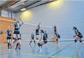  ?? FOTO: VEREIN ?? Die Hauerzer Volleyball­erinnen haben die TG Bad Waldsee klar besiegt.