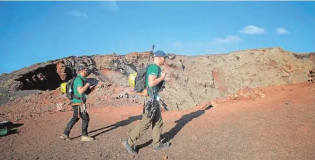  ?? // AFP ?? El astronauta alemán Alexander Gerst durante su entrenamie­nto en el Parque Nacional del Timanfaya