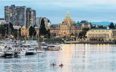  ?? — DESTINATIO­N BRITISH COLUMBIA FILES ?? It took on average 32 days to sell a luxury property in Victoria last year.