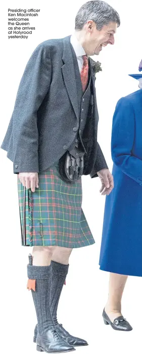  ??  ?? Presiding officer Ken Macintosh welcomes the Queen as she arrives at Holyrood yesterday