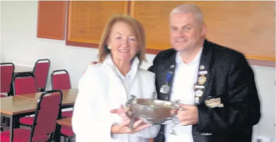  ??  ?? All’s Fairs in love and warFairs Pairs winners from Kingswood Bowling Club were Cathy Gemmell and Andy Boag