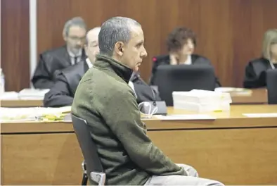  ?? CHUS MARCHADOR ?? Salvador Gázquez, en el banquillo de los acusados de la Audiencia de Zaragoza.