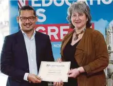  ?? PIC BY ROSELA ISMAIL ?? ‘New Straits Times’ news editor Faridul Anwar Farinordin (left) with British High Commission­er to Malaysia Vicki Treadell at the briefing in Kuala Lumpur yesterday.