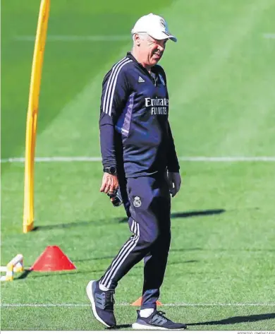  ?? RODRIGO JIMÉNEZ/EFE ?? Carlo Ancelotti en una sesión del Real Madrid.