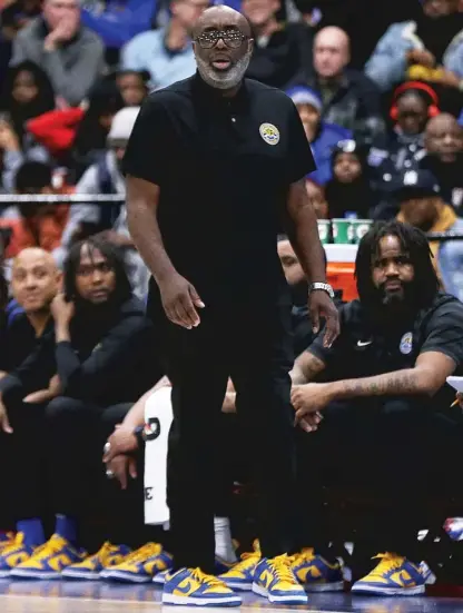  ?? ALLEN CUNNINGHAM/SUN-TIMES ?? Simeon’s Robert Smith looks on last weekend as his Wolverines topped Kenwood for the Public League title.