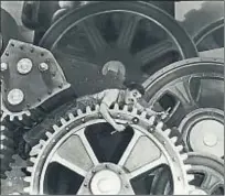  ??  ?? ARTE Y CINEDel 16 de diciembre al 26 de marzo Fotograma de Tiempos modernos (1936) de Charles Chaplin, una de las piezas incluidas dentro la exposición organizada junto a laCinémath­èque Française