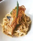 ?? Photos by INA JACOBE ?? Deep sea pasta: Seared salmon linguini at Toast Asian Kitchen.