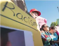  ?? LIAM RICHARDS / THE CANADIAN PRESS FILES ?? Christine Deene, right, the aunt of Colten Boushie, and Debbie Baptiste, his mother, attend a rally in North Battleford after the killing.