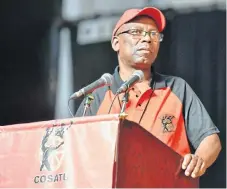  ?? /Freddy Mavunda ?? Defiance: General secretary Bheki Ntshalints­hali says Cosatu will support whatever action Nehawu takes.