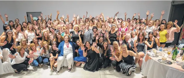  ??  ?? Más de 120 mujeres festejaron su día en la sede central de Urgara, ubicada en Ingeniero White.