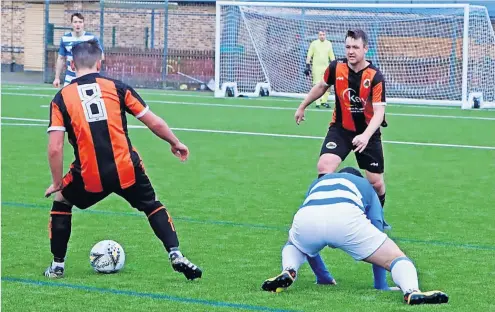  ?? ?? Battle Jack Wardrope and Tam Nelson stifle a Greenock attack