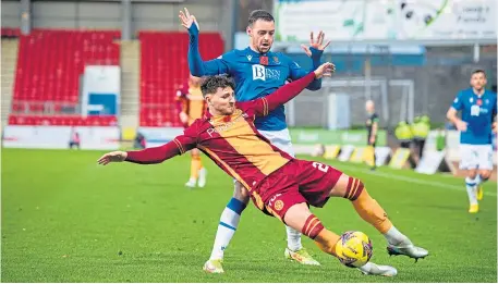  ?? ?? Motherwell’s Matthew Penney, left, and Drey Wright