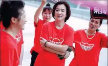  ?? PHOTOS PROVIDED TO CHINA DAILY ?? Got Old Recently revolves around how older people adapt to an increasing­ly digital society and tackle problems and family life after retirement. Li Lingyu (above center) plays one of the lead roles in the online series.