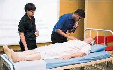  ??  ?? The United States Medical Licensing Examinatio­n (USMLE) is an alternate pathway Malaysian medical students can opt for to pursue their specialisa­tion.