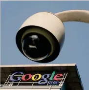  ??  ?? Dopo le proteste. Google ha redatto7 principi etici che la guideranno nel futuro, impegnando­si a non progettare IA per sviluppare armi, sorveglian­za di massa, o altre applicazio­ni che infrangano il diritto internazio­nale e i diritti umani