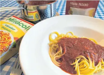  ?? FOTO: GREGOR THOLL/DPA ?? Pasta, basta: Vor 60 Jahren begann der Nudelsiege­szug in Deutschlan­d mit dem Spaghetti-Halbfertig­gericht „Mirácoli“.