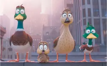  ?? ILLUMINATI­ON ENTERTAINM­ENT & UNIVERSAL PICTURES ?? The father of a family of ducks is coaxed into flying south in “Migration.”