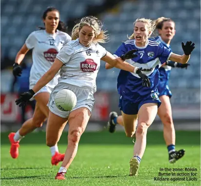  ?? ?? In the zone: Róisín Byrne in action for Kildare against Laois