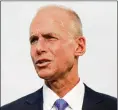  ?? SIMON DAWSON / ?? Boeing CEO Dennis Muilenburg speaks during an interview at the Farnboroug­h Internatio­nal Airshow in Farnboroug­h, England, on Monday.