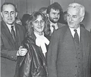  ?? FOTO: FRANK PIERLINGS ?? 1988 mit Richard von Weizsäcker und Volontären