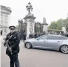  ??  ?? > Theresa May arrives at Buckingham Palace yesterday to ask for the dissolutio­n of Parliament